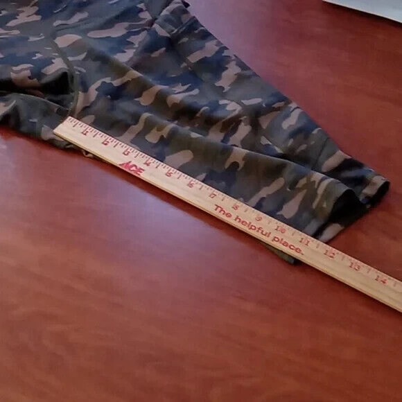 Attracosports on tags no brand on shorts size small camo * - Picture 6 of 14